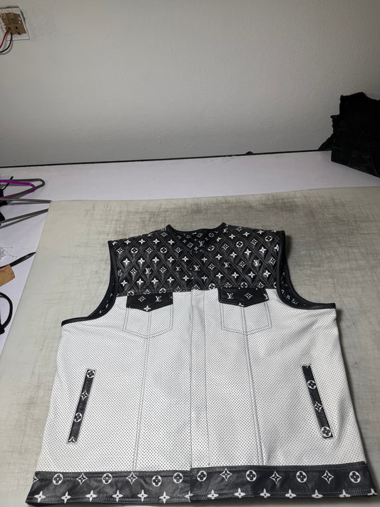 LO*UIS VUIT**N WHITE LEATHER DIAMOND STITCHING WITH BLACK PERFORATED LEATHER